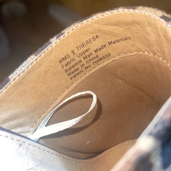 Cheetah Clogs - Picture 2 of 3